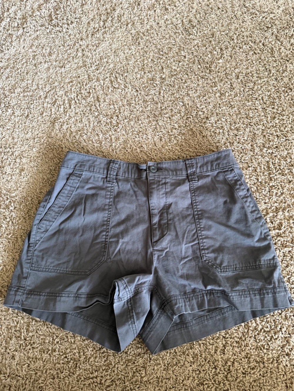 Old Navy Gray Women's Utility Shorts